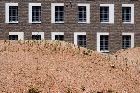 Die AfD im Sächsischen Landtag fordert Aufklärung zur Verzögerung und Kostenexplosion bei der JVA in Zwickau. (Archivbild) Foto: