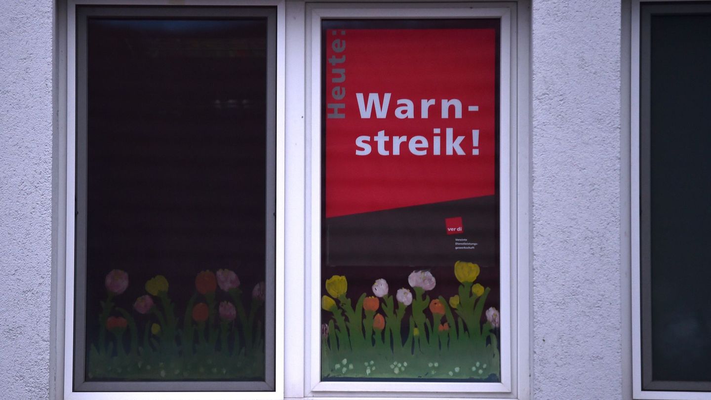 In mehreren Regionen von NRW sind Beschäftigte der Awo zu Warnstreiks aufgerufen. Betroffen sind eine Reibe von Awo-Kitas. (Arch