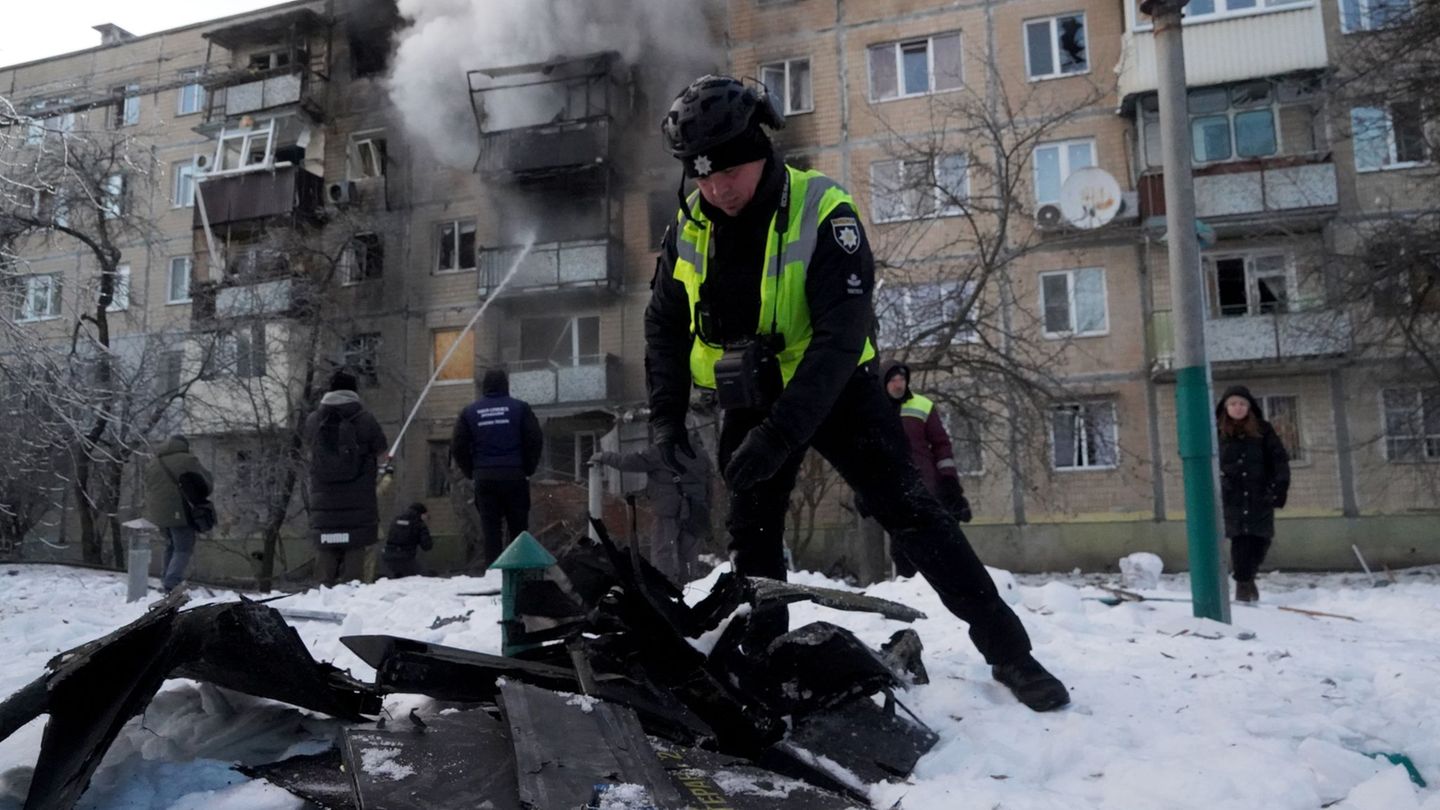Die Energieversorgung in Charkiw ist genauso schwer beschädigt wie in Kiew. Foto: Andrii Marienko/AP/dpa