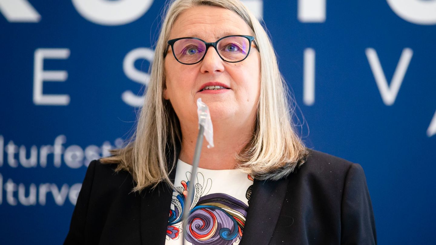 Bildungsministerin Dorit Stenke sieht Land und Kommunen beim Ganztag in Grundschulen auf Kurs. (Archivbild) Foto: Frank Molter/d