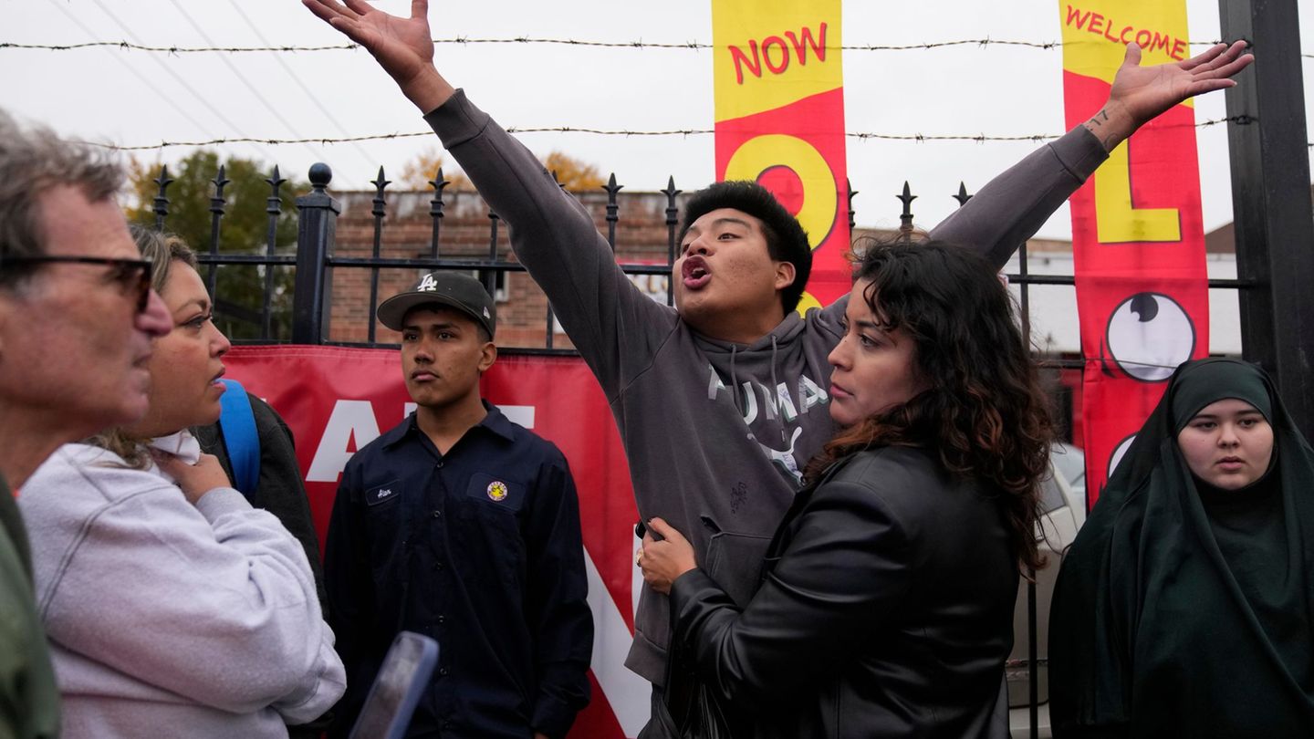 In Städten wie Chicago und Los Angeles habe man mit Gewalt auf Proteste reagiert, heißt es im "World-Report 2026" von Human Righ