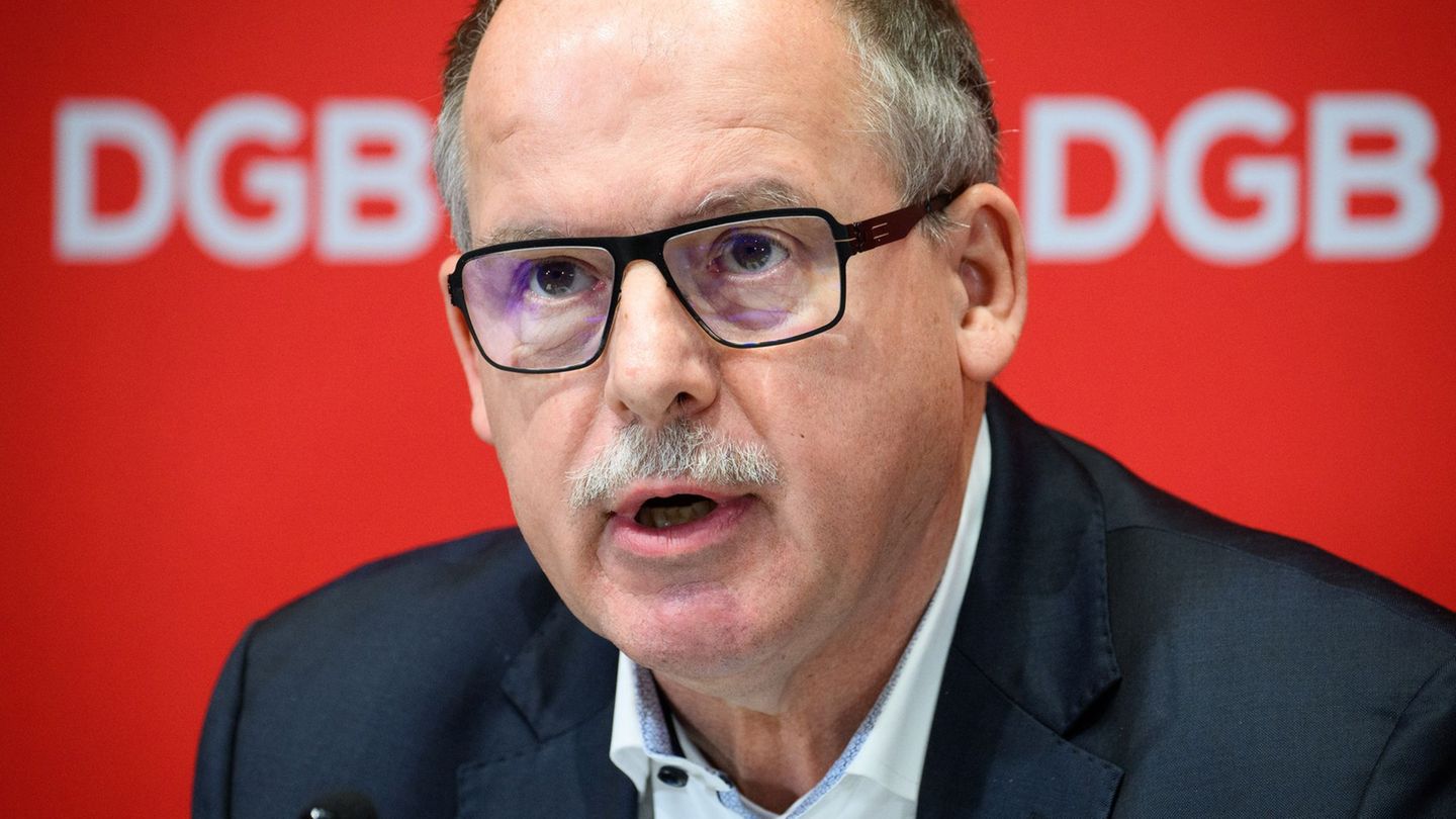 Stefan Körzell attackiert Wirtschaftsministerin Reiche (Archivbild) Foto: Bernd von Jutrczenka/dpa