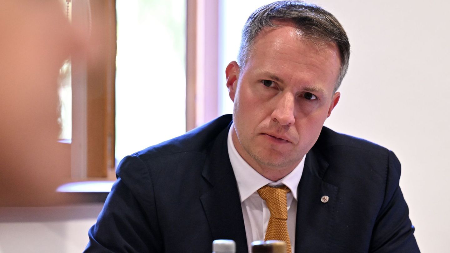 CDU-Fraktionschef Andreas Bühl sagt: "Das Manöver der AfD ist hinreichend durchsichtig." Foto: Martin Schutt/dpa