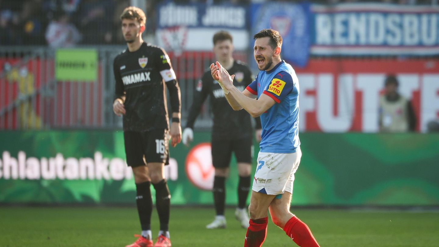 Vor DFB-Pokal: Steven Skrzybski trat mit Holstein Kiel im vergangenen Jahr noch in der Bundesliga gegen den VfB Stuttgart an.