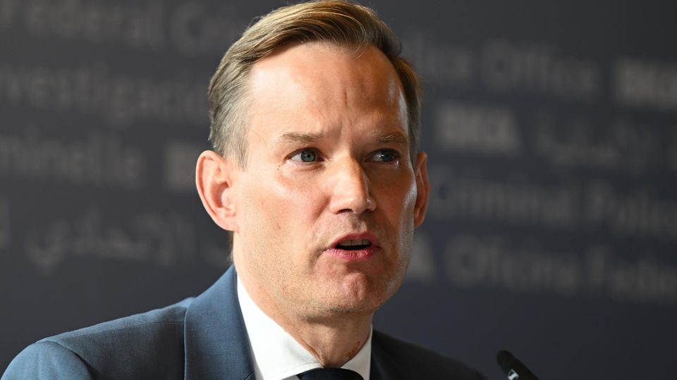 Porträt Hendrik Streeck