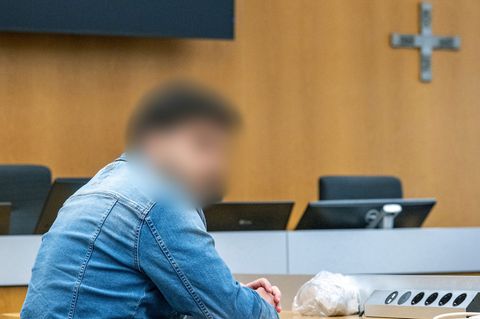 Ein Vater soll versucht haben, seine Tochter mit Mäusegift zu töten, um keine Unterhaltszahlungen leisten zu müssen. Der Mann is