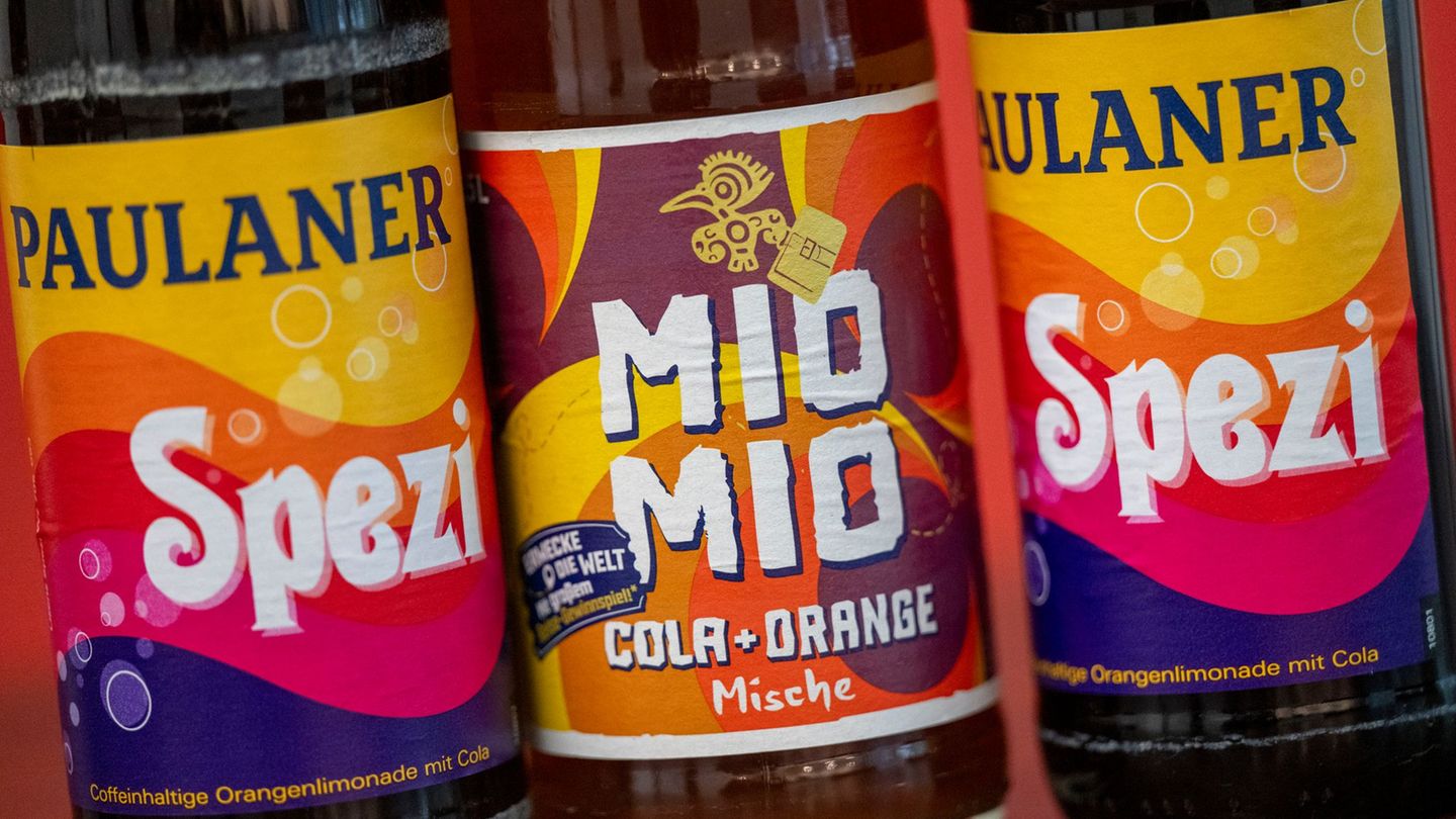 Im Spezi-Streits kritisiert Paulaner die Farbgestaltung der Cola-Orange-Mische von Mio Mio. Die Bayern erinnert sie zu sehr an d