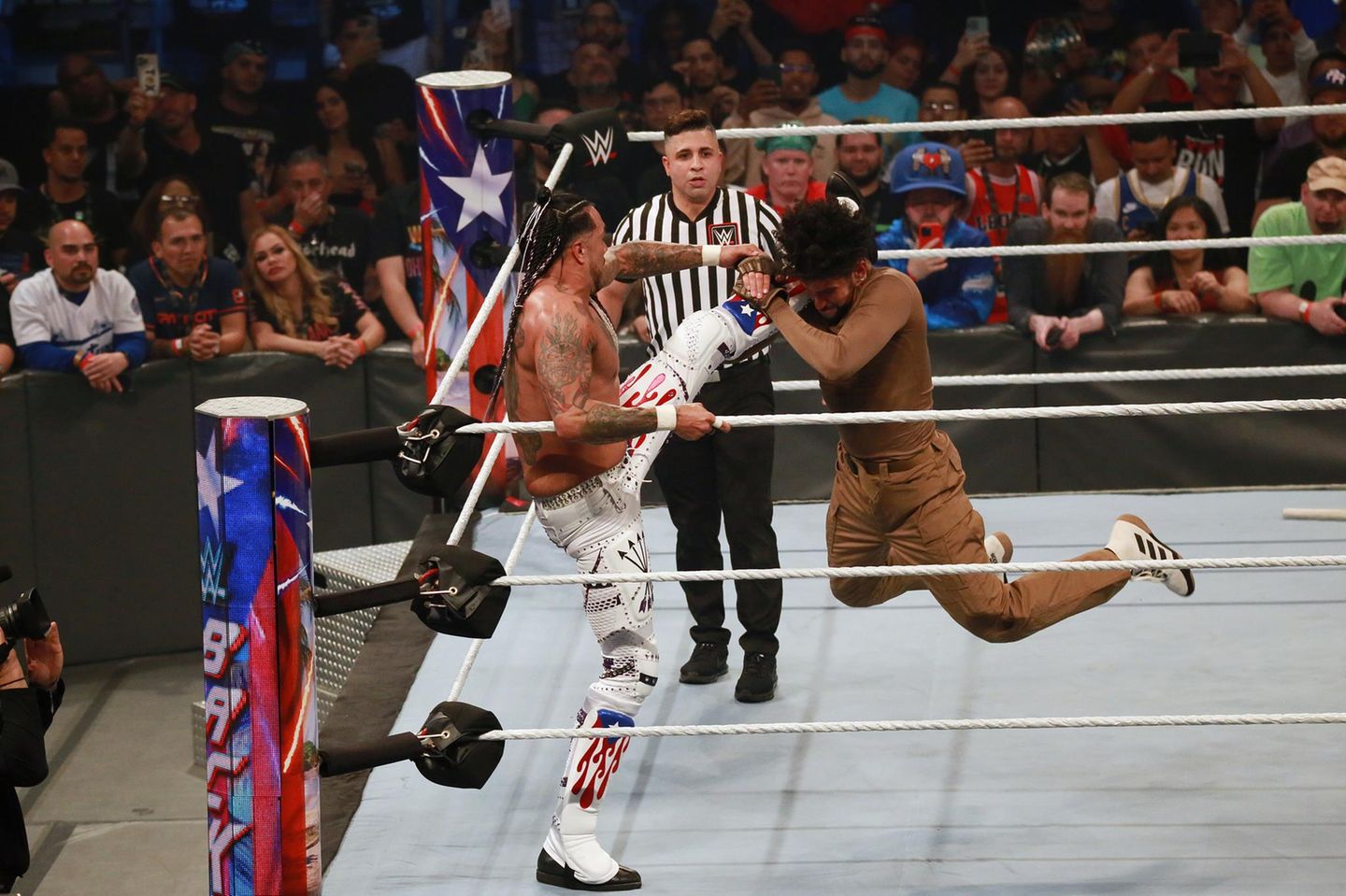 Bad Bunny beim Wrestling