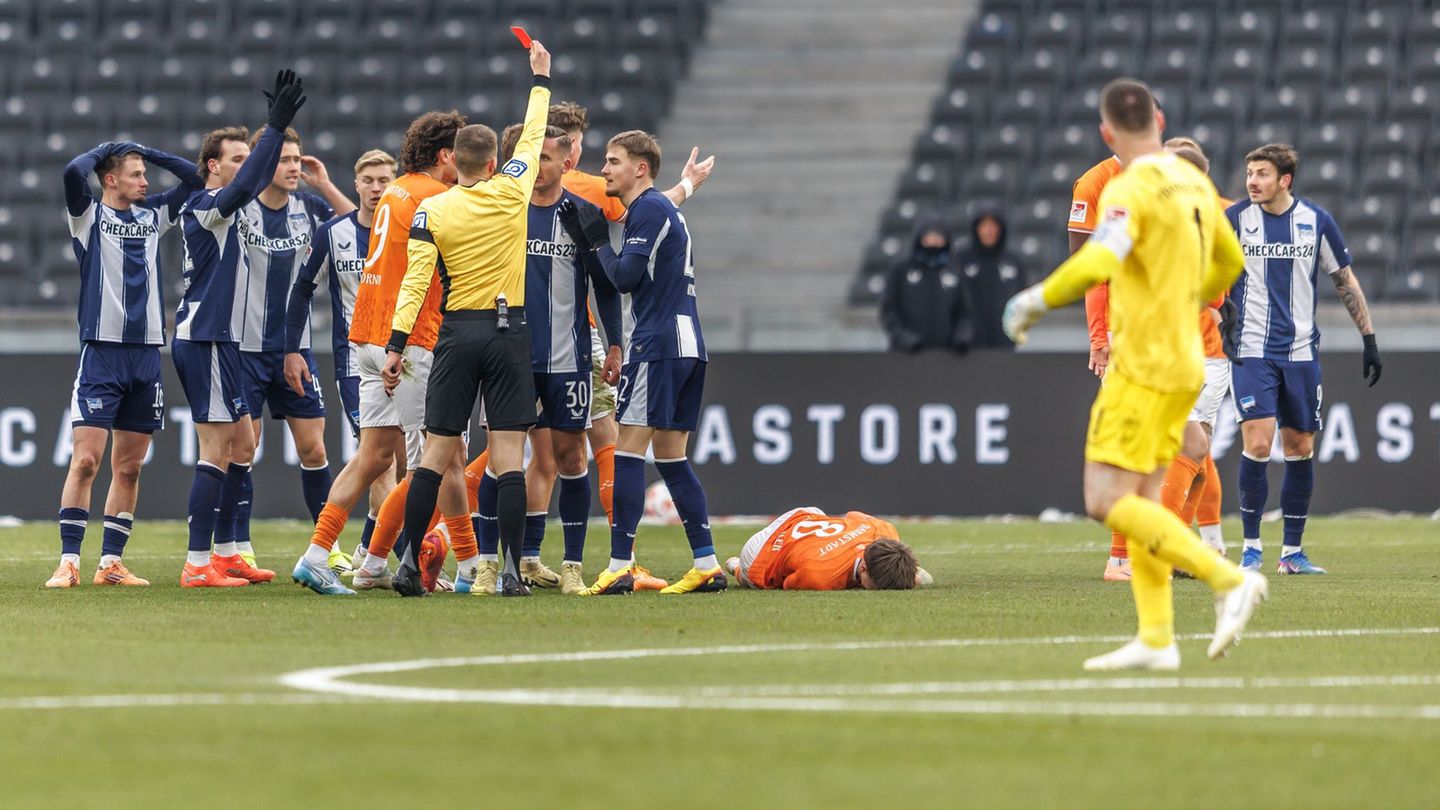 Der Pole war vom Platz gestellt worden. Foto: Andreas Gora/dpa