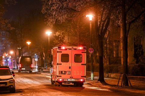 Wegen Stürzen aufgrund von Glätte werden in den Kliniken mehr Menschen behandelt als gewöhnlich. (Archivbild) Foto: Jens Kalaene