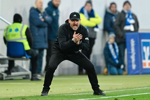 Der Trainer sprach über seine Emotionen an der Seitenlinie. (Archivbild) Foto: Uwe Anspach/dpa