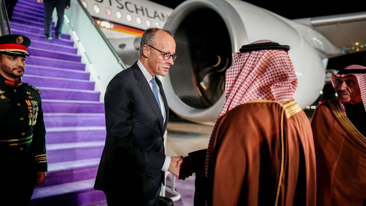 Erste Station der Kanzler-Reise durch die Golfregion ist Saudi-Arabien. Foto: Kay Nietfeld/dpa