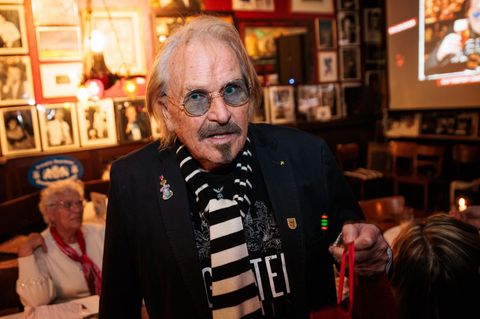 Frank Zander ist ein Berliner Urgestein und Fan von Hertha BSC. Foto: Carsten Koall/dpa