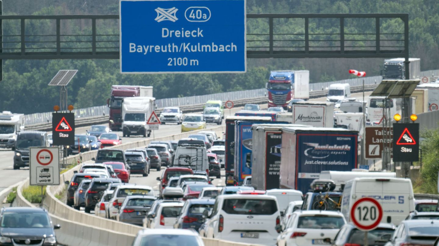 Auf Bayerns Autobahnen gab es 2025 mehr Stau. (Archivbild) Foto: Pia Bayer/dpa