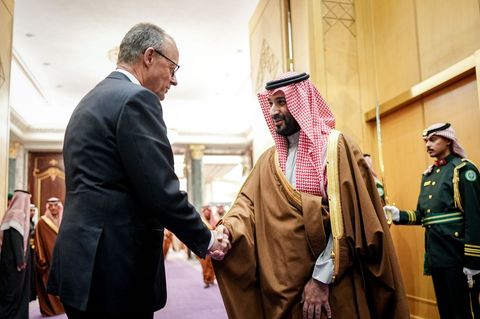 Einst geächtet, wird der saudische Kronprinz inzwischen wieder hofiert. Foto: Kay Nietfeld/dpa