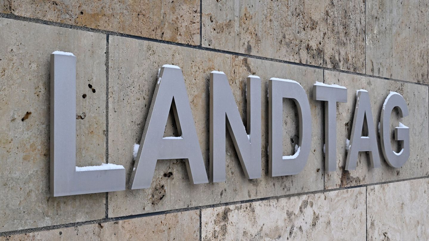 Die Abgeordneten im Thüringer Landtag diskutieren über eine geplante Erweiterung von Kompetenzen der Polizei. (Symbolbild) Foto: