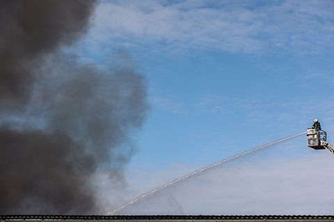 Mit der Erhöhung ihrer Altersgrenze sollen Hessens Freiwillige Feuerwehren personell gestärkt werden. (Symbolbild) Foto: Nadine