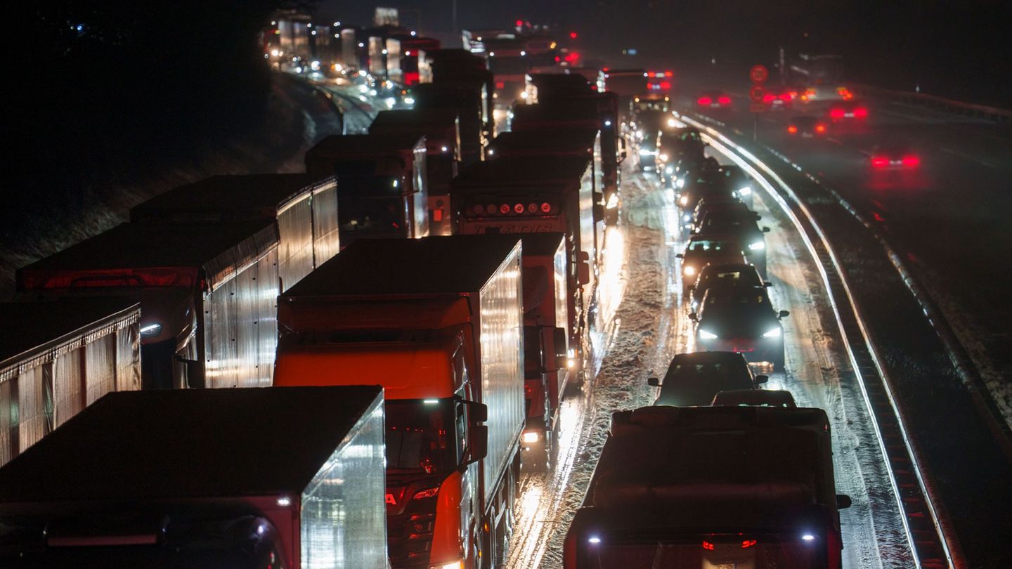 Die Verkehrssituation in Rheinland-Pfalz hat sich laut ADAC "spürbar verschärft". (Symbolbild) Foto: Andreas Arnold/dpa