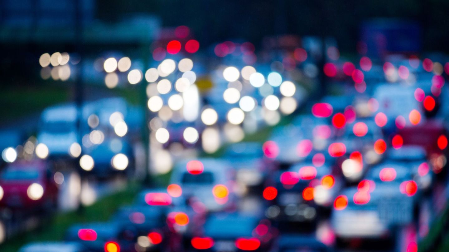 Im Saarland hat es 2025 mehr Staus gegeben. (Symbolbild) Foto: Rolf Vennenbernd/dpa