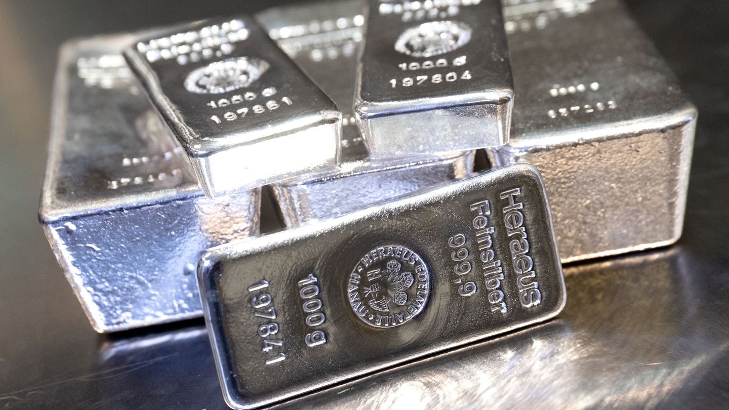 Silber ist massiv gefragt. (Archivbild) Foto: Sven Hoppe/dpa
