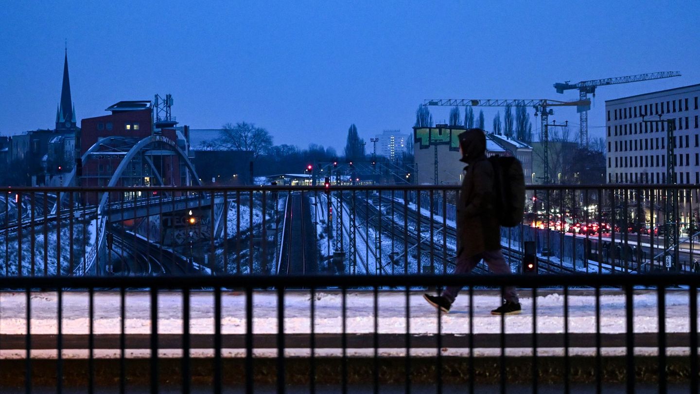 Eis und Glätte führen zu Einschränkungen im Berliner U-Bahnnetz. Foto: Lilli Förter/dpa