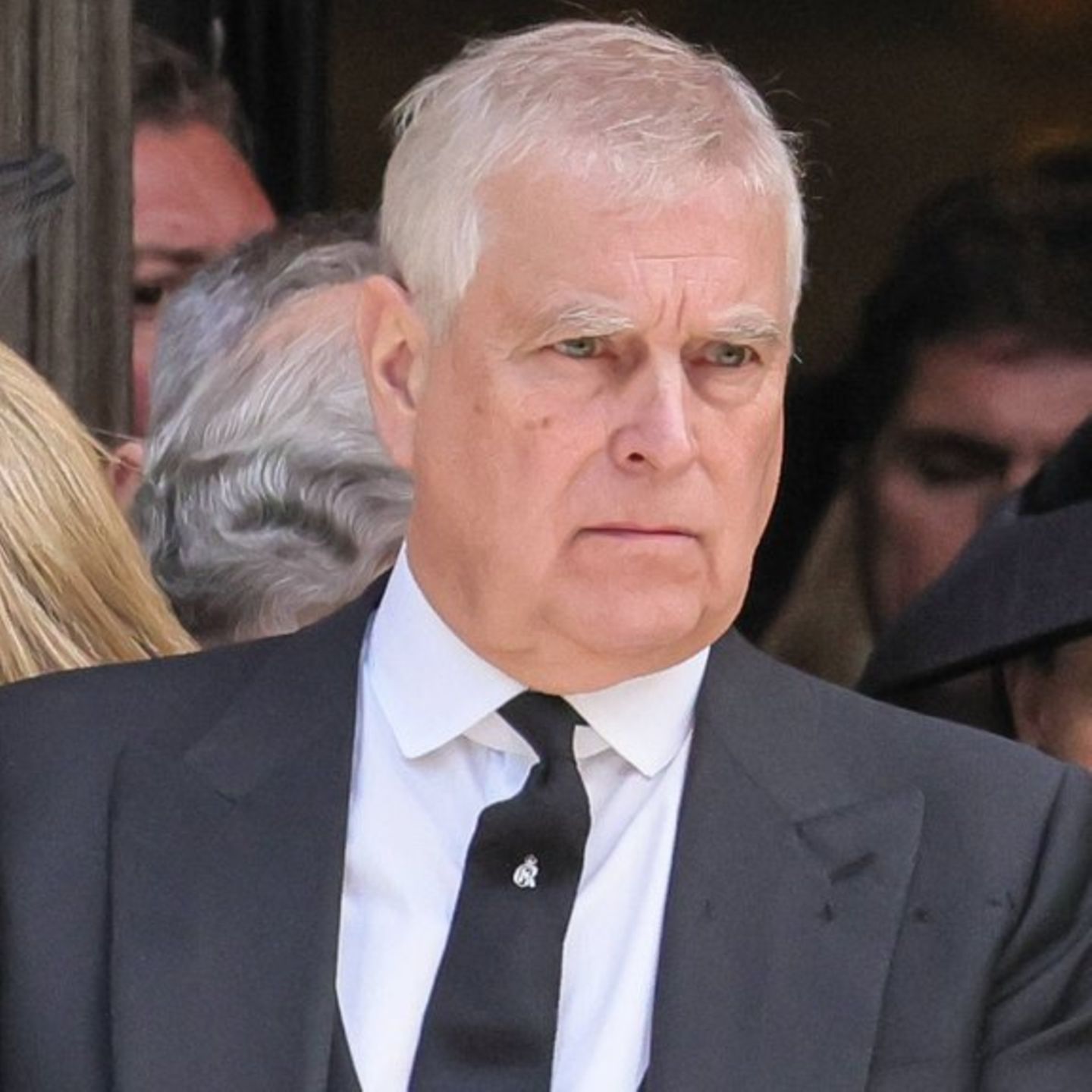 Andrew Mountbatten-Windsor ist durch den Epstein-Skandal tief gefallen. Er verlor seine Titel und seine Royal Lodge.