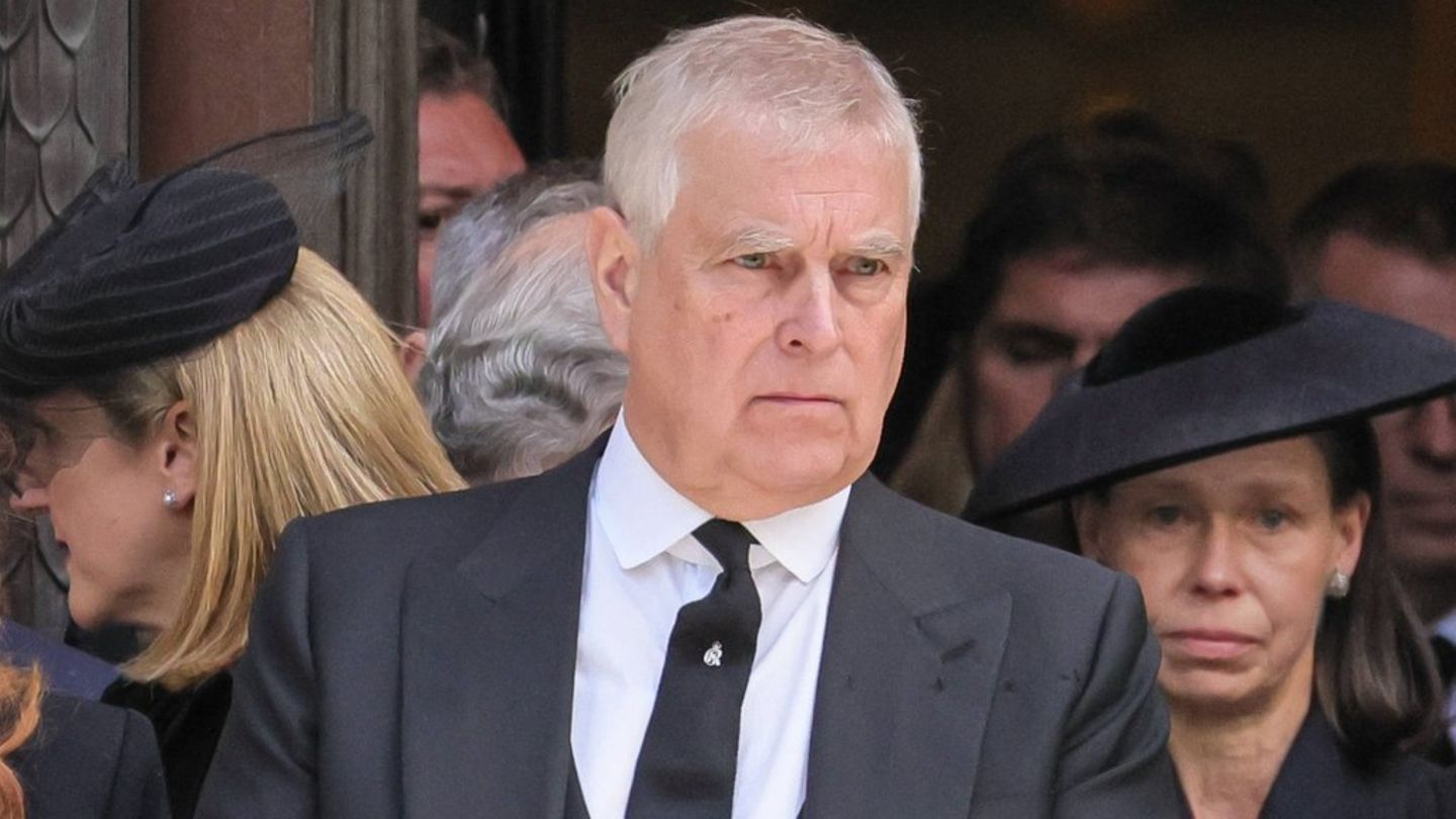 Andrew Mountbatten-Windsor ist durch den Epstein-Skandal tief gefallen. Er verlor seine Titel und seine Royal Lodge.