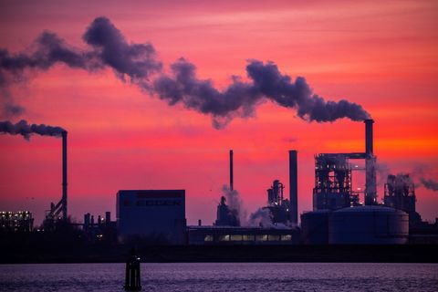 Hoffnung für die deutsche Industrie: Im Dezember stiegen der Auftragseingang kräftig (Archivbild) Foto: Jens Büttner/dpa