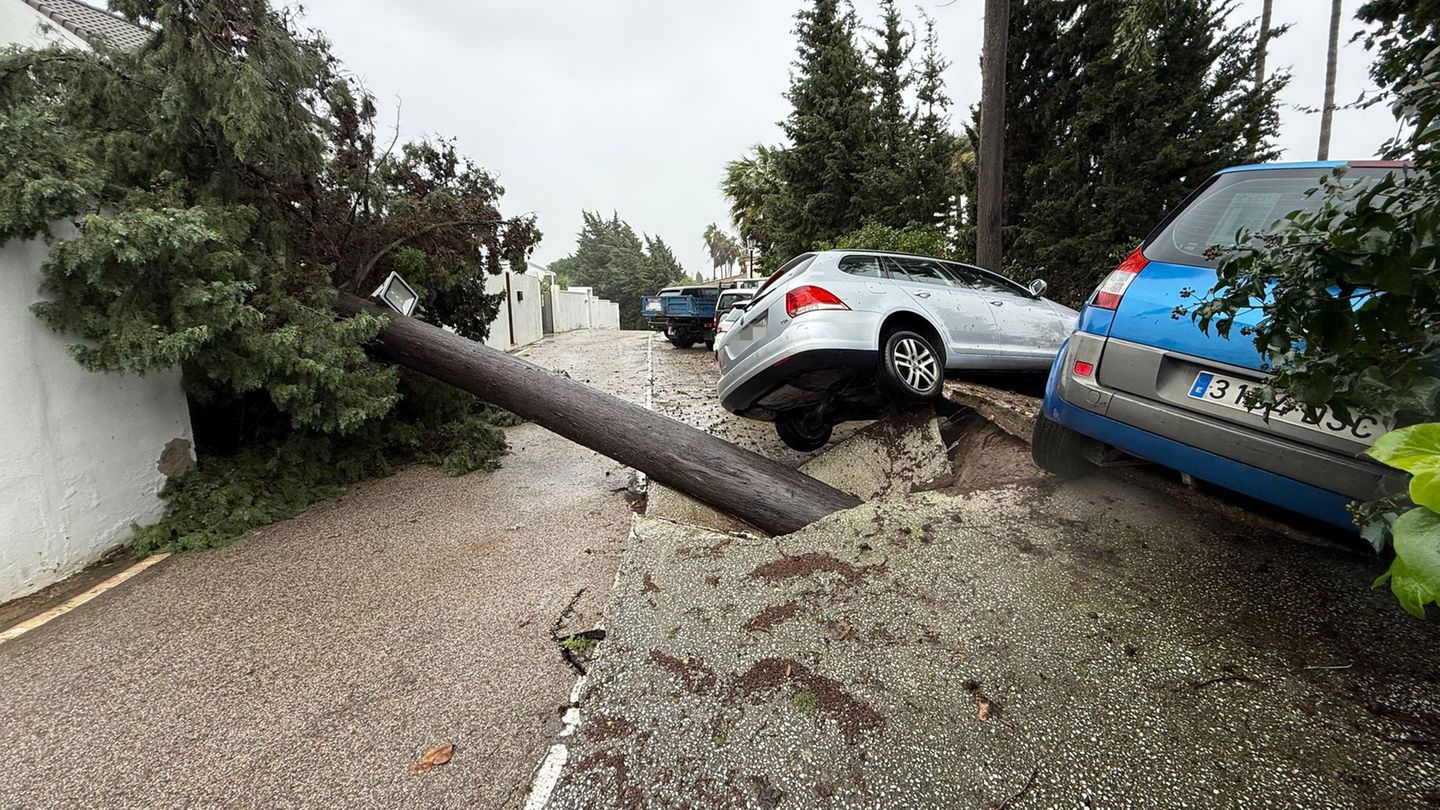 In der südspanischen Region Andalusien hat das Sturmtief "Lenonardo" für Chaos gesorgt. Foto: Nono Rico / Europa Press/EUROPA PR