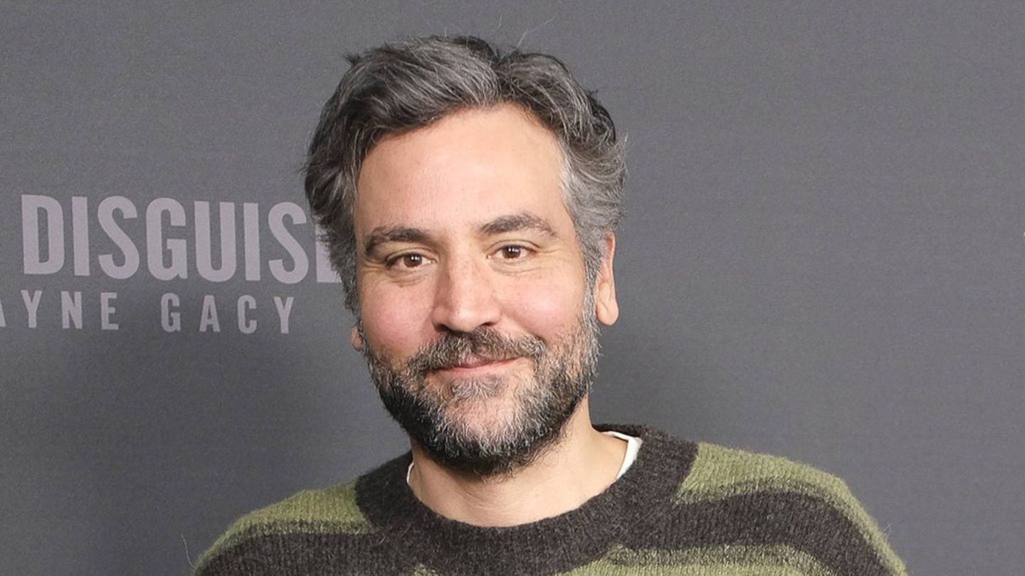 Josh Radnor, den man vor allem aus "How I Met Your Mother" kennt, ist jetzt stolzer Vater.