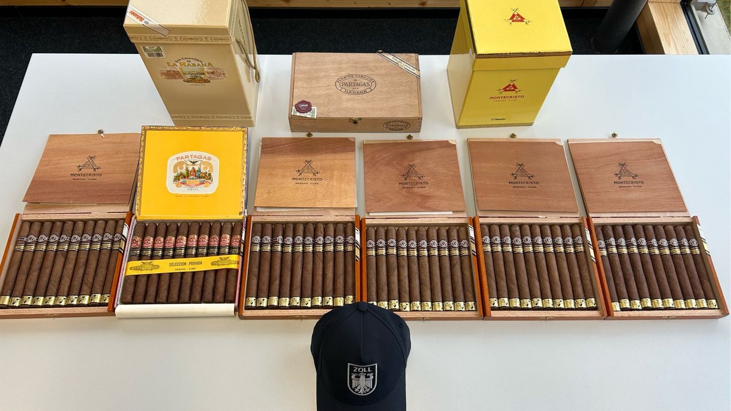 Zoll vereitelt Schmuggel von sündhaft teuren Zigarren. (Handout) Foto: --/Hauotzollamt Singen/dpa