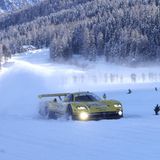 Nissan R 390 GT1 fährt im Schnee
