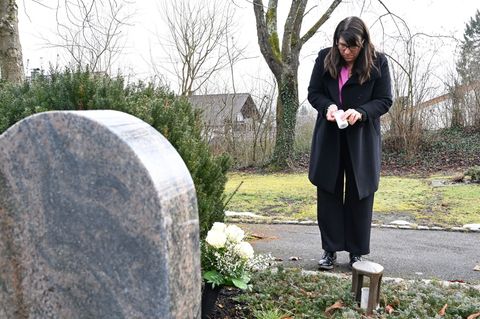 Melanie Klinke-Moser hat bei dem Absturz ihre Eltern verloren. Foto: Bernd Weißbrod/dpa