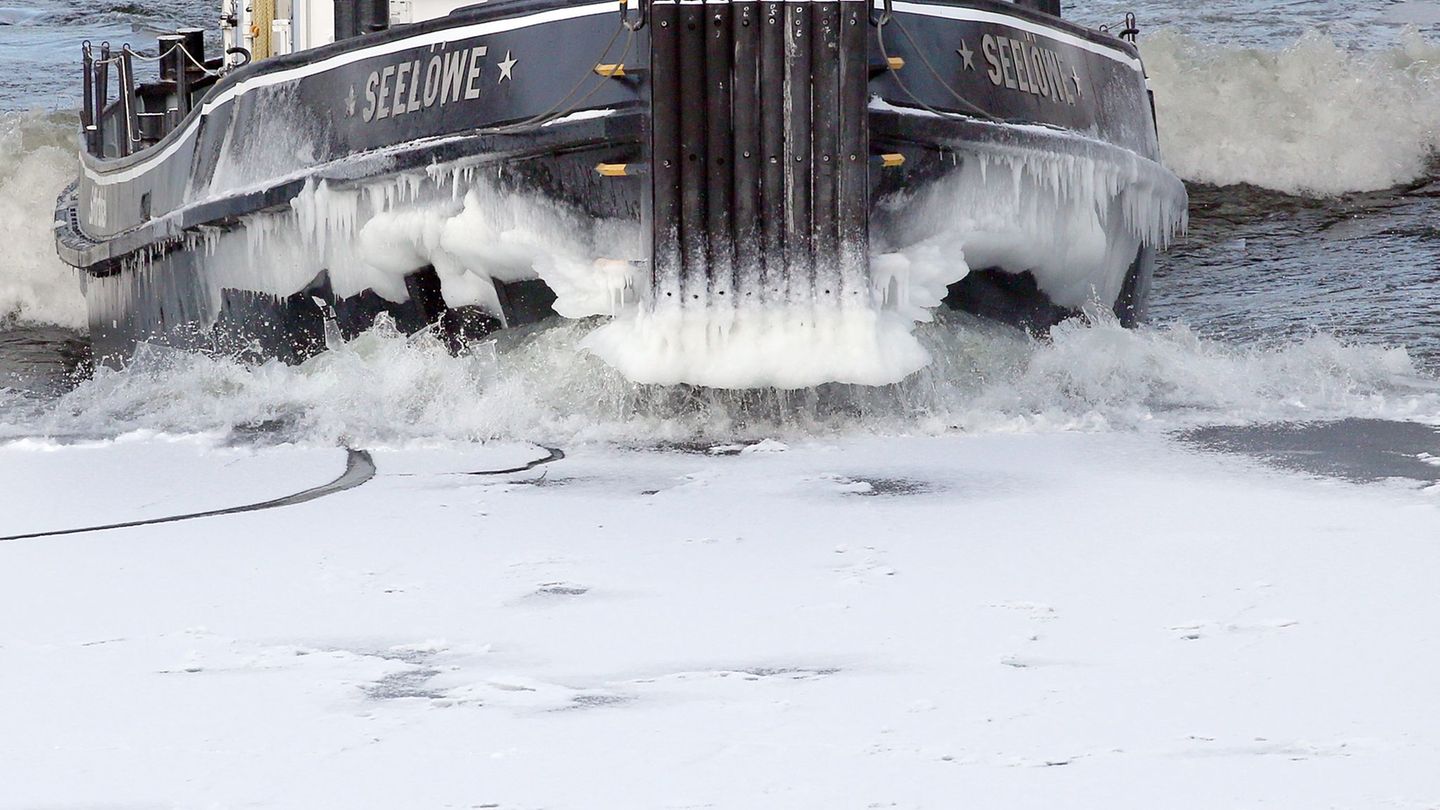 Der Eisbrecher "Seelöwe" ist derzeit auf der Unteren Havel-Wasserstraße und dem Teltowkanal unterwegs. (Archivbild) Foto: Wolfga