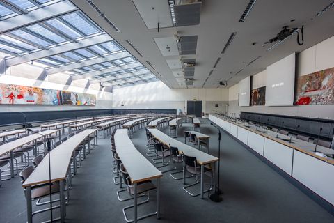 Den Sitzungssaal der SPD haben die Sozialdemokraten "Otto-Wels-Saal" getauft. (Archivbild) Foto: Michael Kappeler/dpa