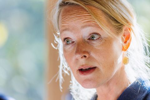 Man bekomme den Wolf nicht in den Griff, sagt Umweltministerin Thekla Walker (Grüne). (Archivbild) Foto: Philipp von Ditfurth/dp