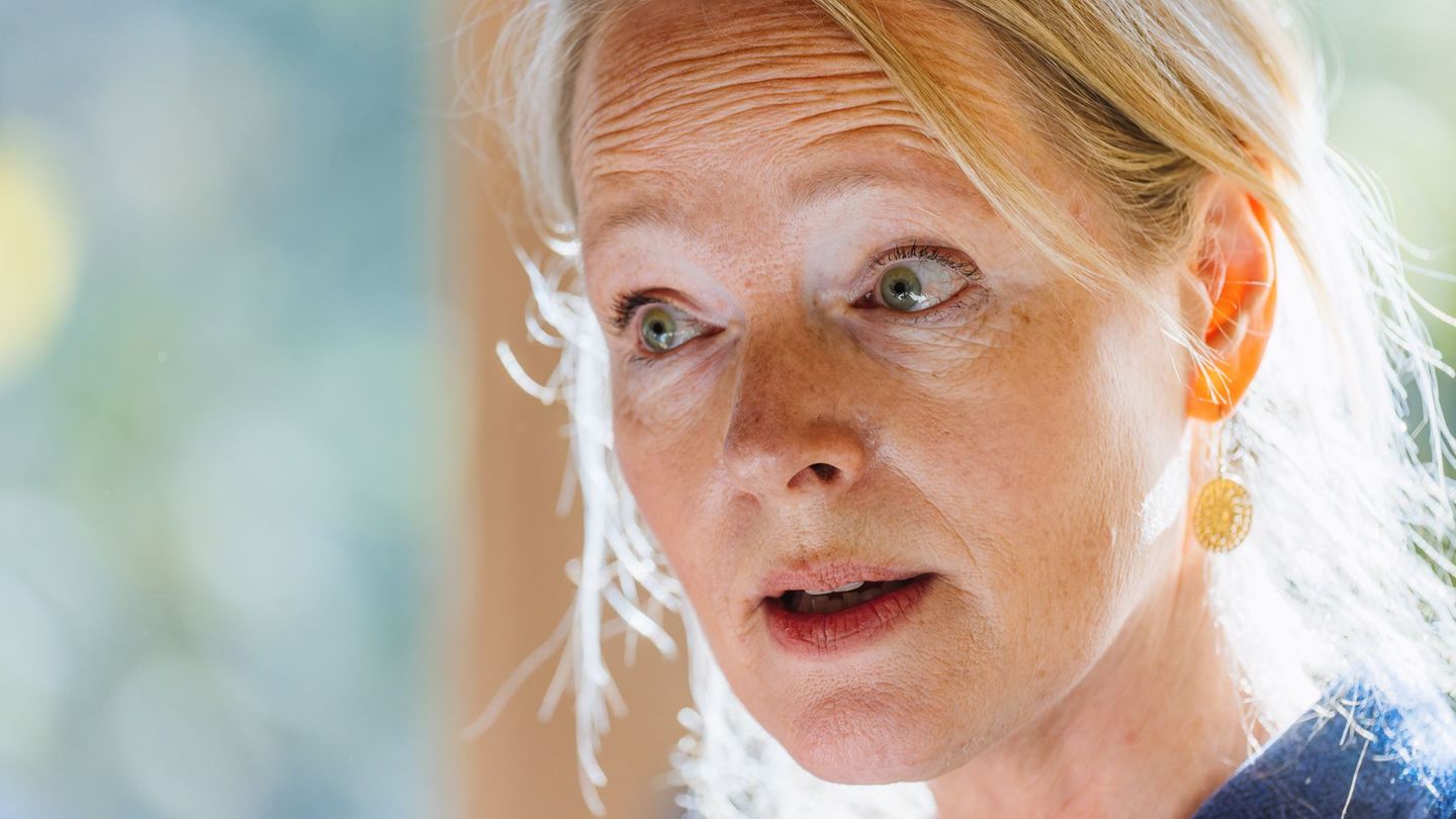 Man bekomme den Wolf nicht in den Griff, sagt Umweltministerin Thekla Walker (Grüne). (Archivbild) Foto: Philipp von Ditfurth/dp