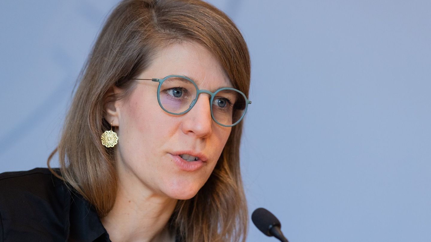 Debatte-l-uft-weltweit-Ministerin-Sch-ffer-gegen-Verbot-sozialer-Medien-f-r-Kinder