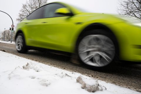 Der DWD warnt vor Glätte in MV. Foto: Philip Dulian/dpa