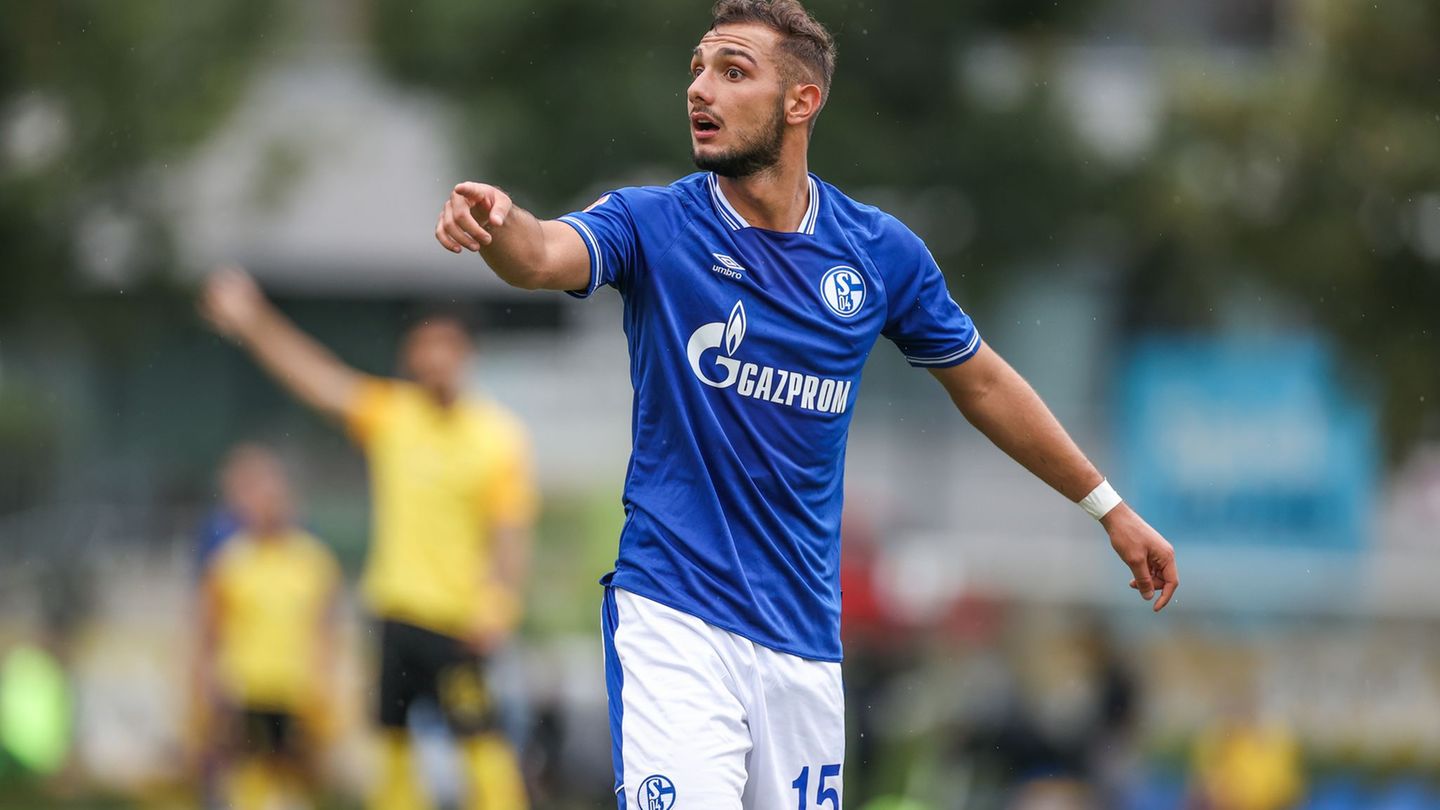 Ex-Schalker Ahmed Kutucu wechselte 2021 in die Türkei. (Archivbild) Foto: Tim Rehbein/dpa