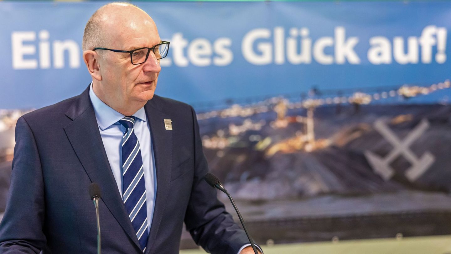 Mit der Sprengung der Förderbrücke F60 endet ein prägendes Kapitel Lausitzer Bergbaugeschichte. Ministerpräsident Dietmar Woidke