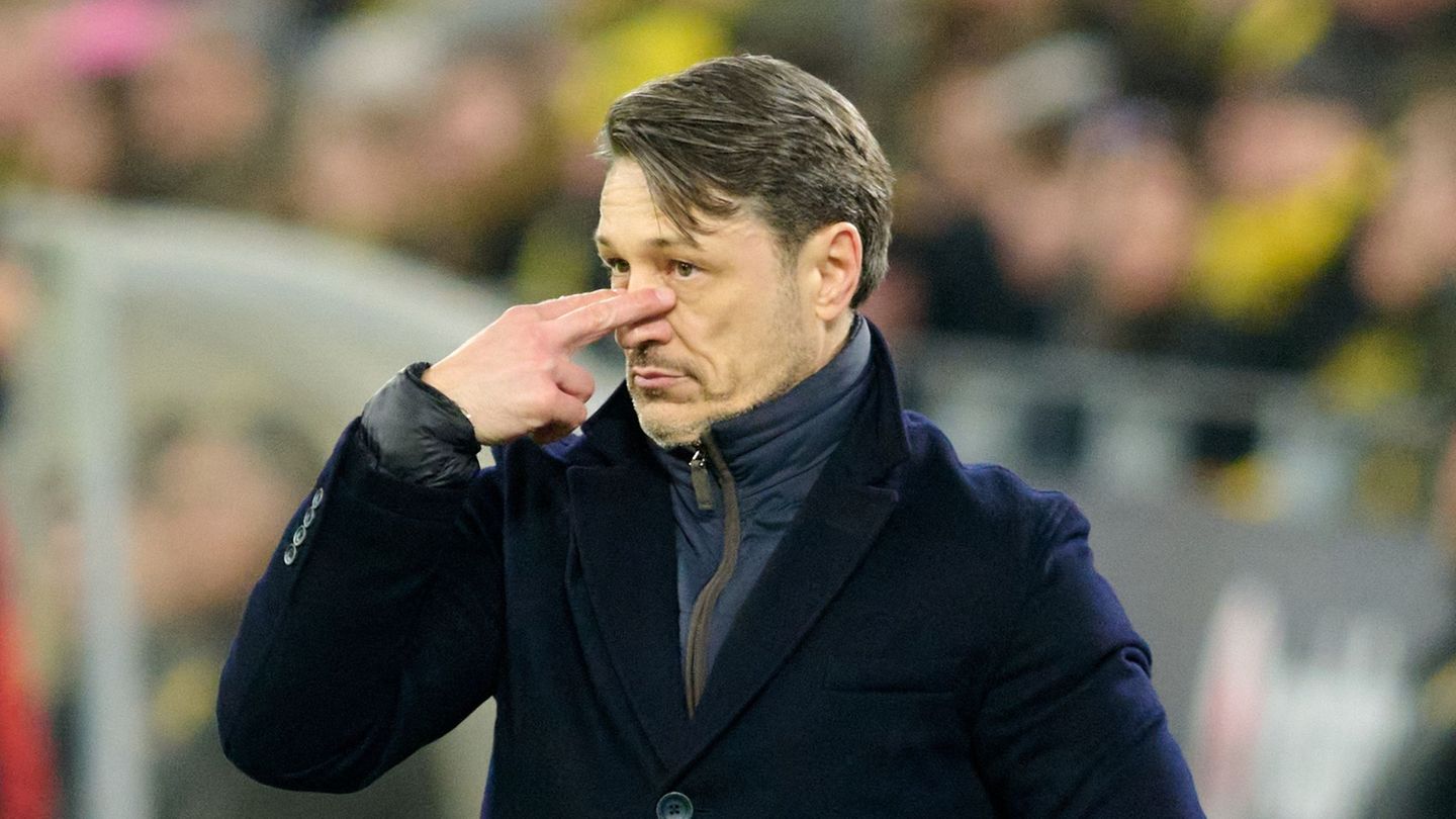 Niko Kovač richtet den Blick in der Tabelle "erst einmal nur nach hinten." Foto: Bernd Thissen/dpa