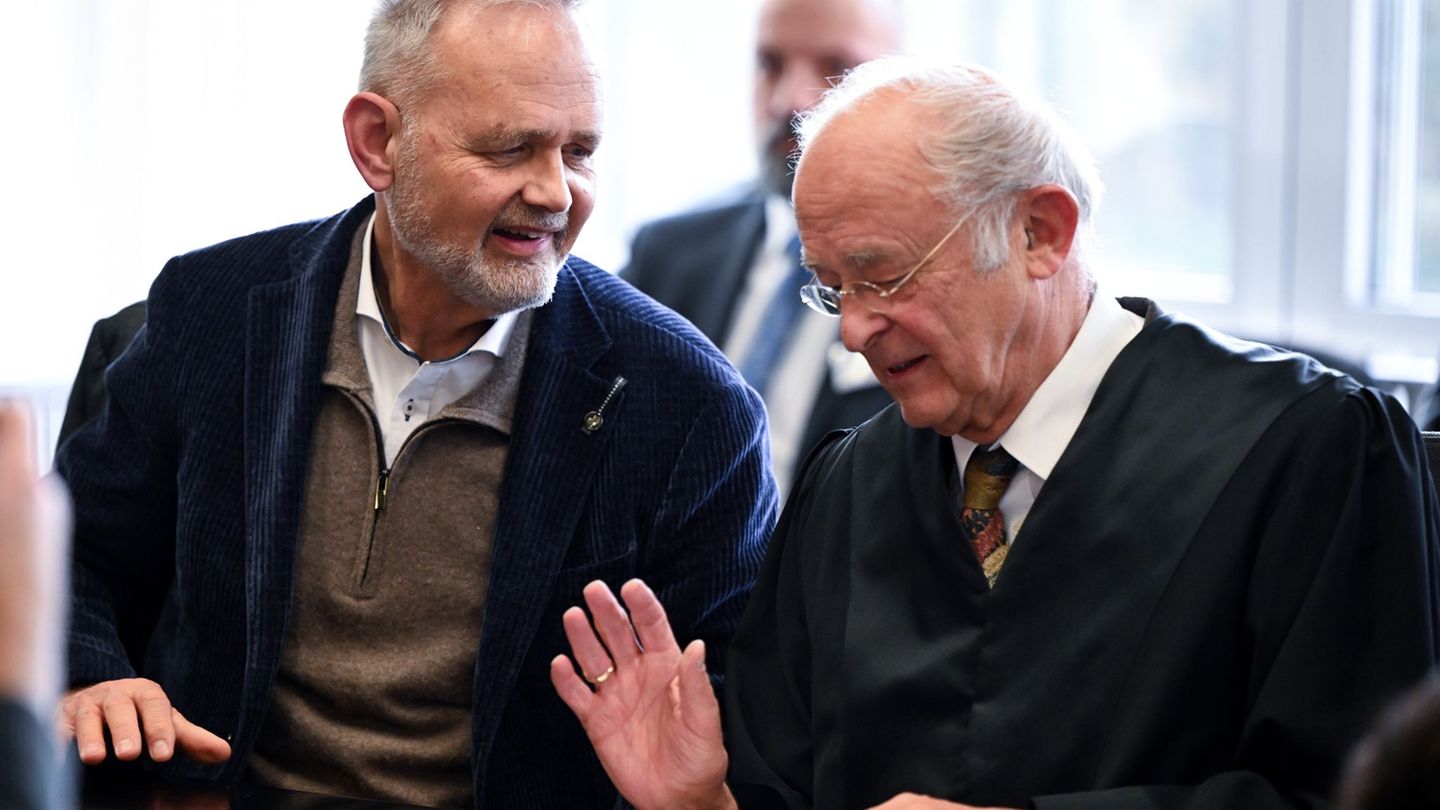 Der klagende Chefarzt ist erleichtert und zufrieden mit dem Urteil Foto: Federico Gambarini/dpa