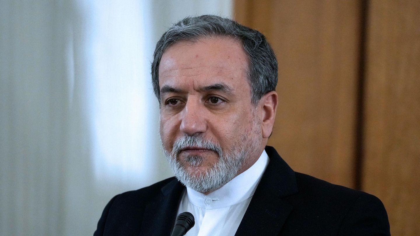 Der Außenminister des Iran auf einer Pressekonferenz