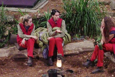 Übten Kritik: Ariel, Samira Yavuz und Simone Ballack (v.l.n.r.).