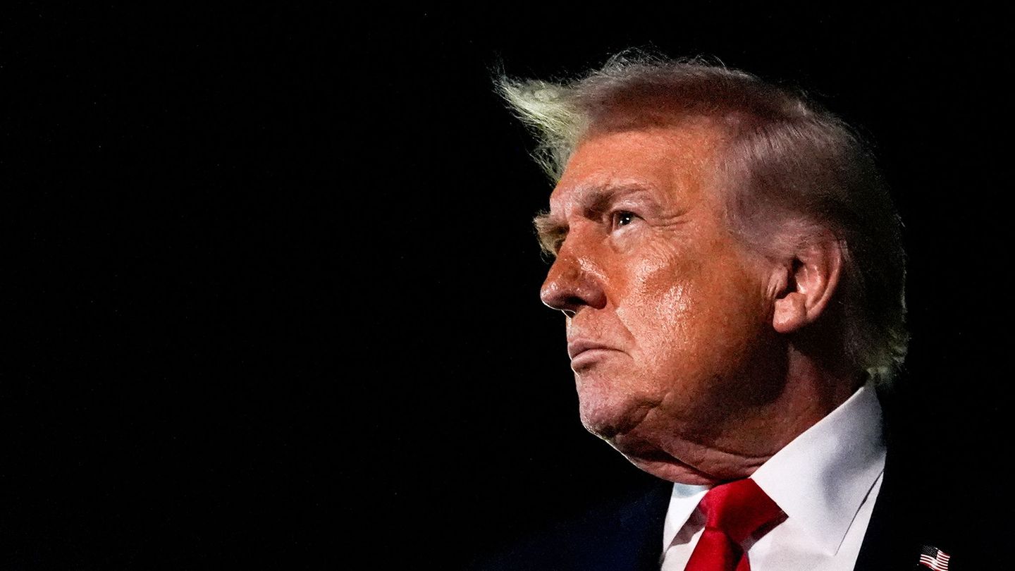 Zu seinen Zielen im Iran äußert er sich bislang nur vage: US-Präsident Donald Trump. (Archivbild) Foto: Julia Demaree Nikhinson/