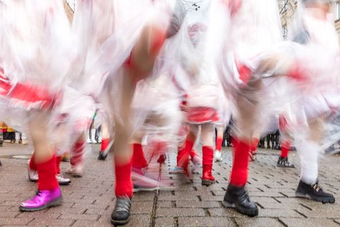 In Cottbus startet am Sonntag der Karnevalsumzug. (Archivbild) Foto: Frank Hammerschmidt/dpa