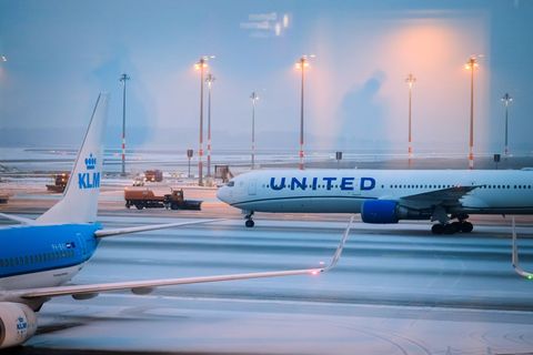 Am Flughafen BER starteten und landeten am Donnerstagabend keine Maschinen. (Archivbild) Foto: Christoph Soeder/dpa