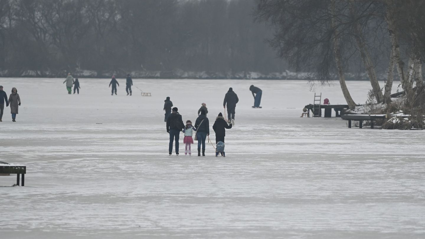 In Niedersachsen bleibt es in den kommenden Tagen eisig. Foto: Lars Penning/dpa