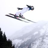 Die slowenische Skispringerin Nika Prevc beim Training